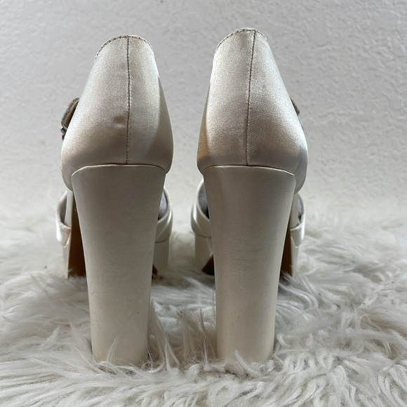 LULUS Crushest White Satin Rhinestone Ankle-Strap Chunky Heels Size 8.5 NEW - Picture 7 of 15